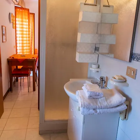 Casa Etruria - 1 Min - Lungomare Marconi - Wifi - Aria Condizionata * Alba Adriatica