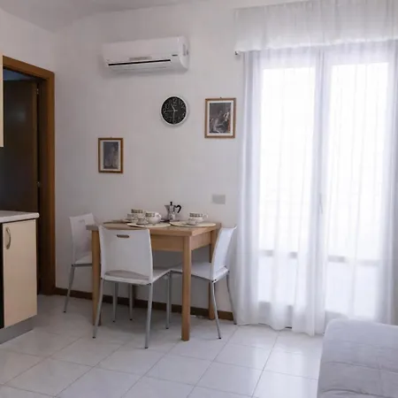 Casa Etruria - 1 Min - Lungomare Marconi - Wifi - Aria Condizionata Lägenhet Alba Adriatica
